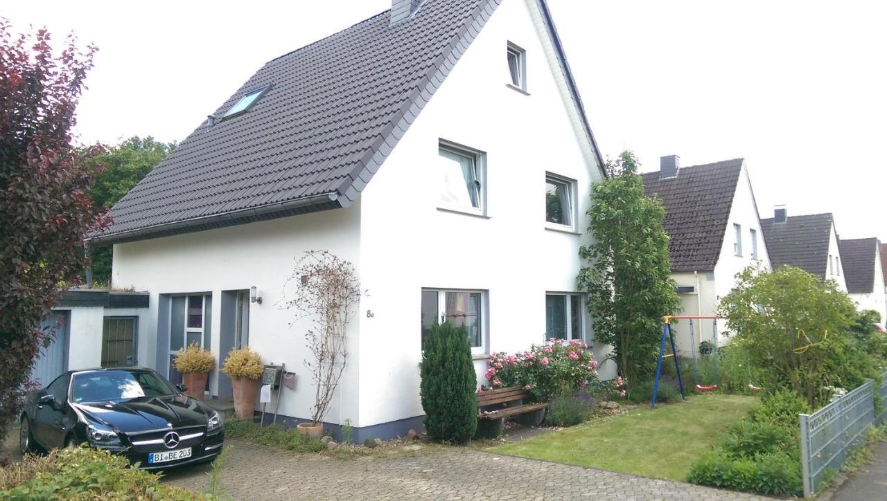 Geraeumiges Ferienhaus In Bad Salzuflen Mit Einfacher Ausstattung, Fuer Geschaeftsreisende, Gruppen Oder Familien Geeignet, 4 Schlafzimmer Екстериор снимка