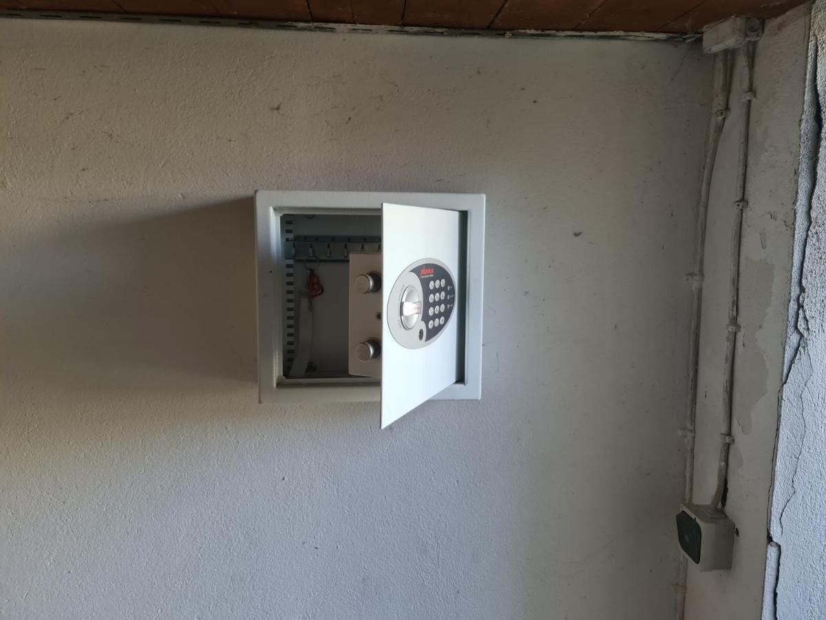 Geraeumiges Ferienhaus In Bad Salzuflen Mit Einfacher Ausstattung, Fuer Geschaeftsreisende, Gruppen Oder Familien Geeignet, 4 Schlafzimmer Екстериор снимка