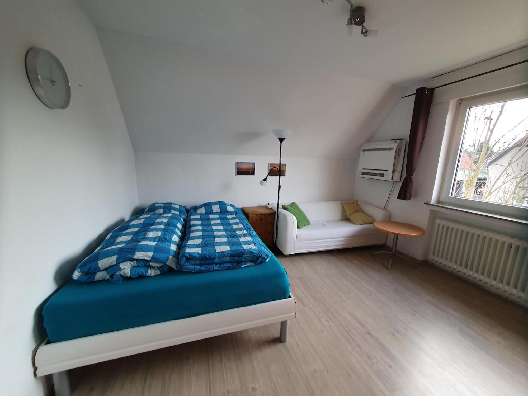 Geraeumiges Ferienhaus In Bad Salzuflen Mit Einfacher Ausstattung, Fuer Geschaeftsreisende, Gruppen Oder Familien Geeignet, 4 Schlafzimmer Екстериор снимка