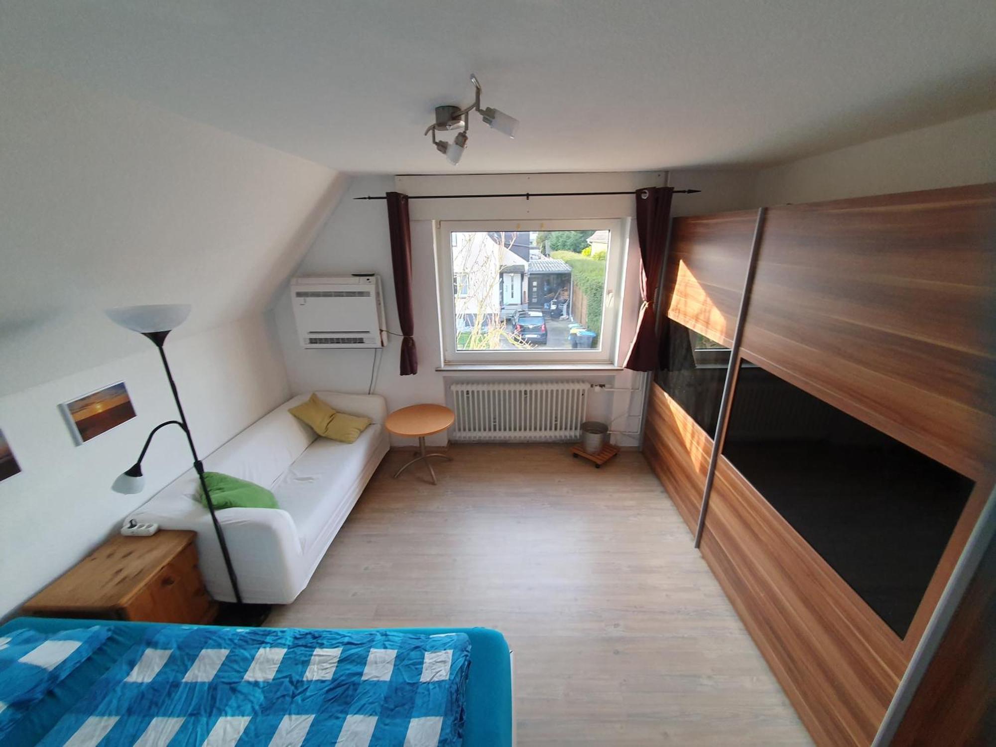 Geraeumiges Ferienhaus In Bad Salzuflen Mit Einfacher Ausstattung, Fuer Geschaeftsreisende, Gruppen Oder Familien Geeignet, 4 Schlafzimmer Екстериор снимка